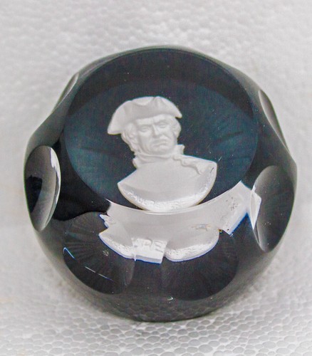 PAUL REVERE SULFIDE PAPERWEIGHT - POILLERAT - CRISTALLERIES d'ALBRET France - Picture 9 of 13