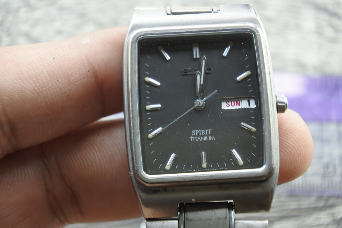 Vintage Seiko Spirit 7N33 5A30 Black Dial Quartz Watch