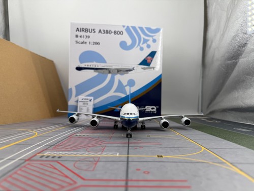 Avión SQ Wings 1/200 CHINA SUR Airbus A380 B-6139 modelo L2007 - Imagen 13 de 15