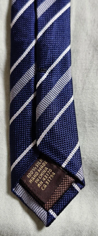 Corbata para hombre Tasso Elba azul marino a rayas ajustada de seda Foto 3 de 4