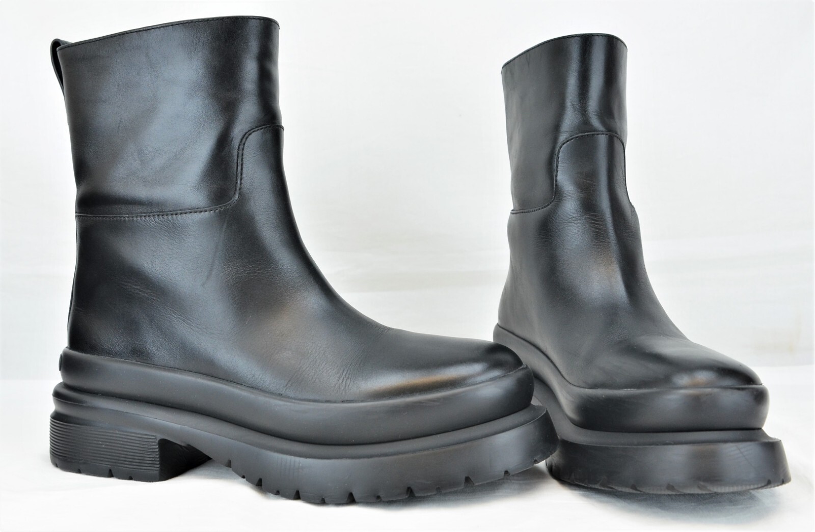 Valentino Roman Stud Biker Boot, EU 44 UK 10, Black Leather, Worn Once, Boxed - Picture 5 of 15