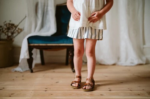 Little Cotton Clothes Sadie shorts - ticking stripe size 5-6 - Picture 3 of 4