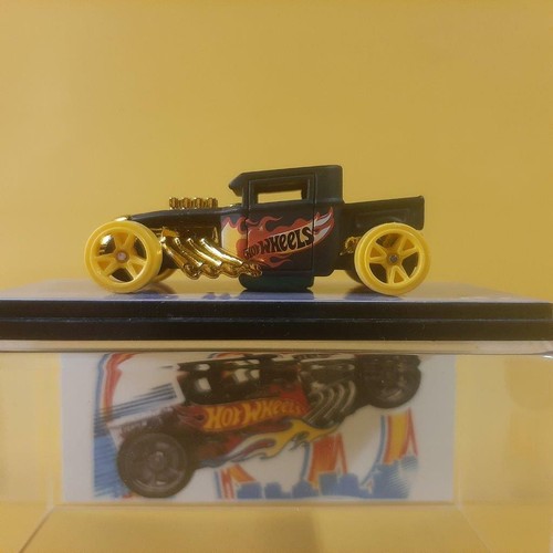 Hot Wheels BONE SHAKER BLACK with YELLOW High Speed Wheels LIMITED Rare +case - Picture 3 of 12