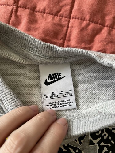 Nike Girls Grey Crop Sweater Size 5-6YRS - Picture 2 of 6