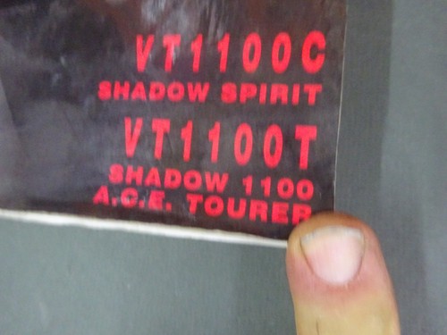 Honda VT1100C & VT1100T Maintenance, SERVIVE Repair MANUAL 1997-02 - Picture 2 of 22