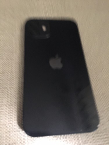 iPhone 12 64GB Unlocked Black Used! Has Cracked Screen and Minor Paint Chips - Photo 5 sur 6