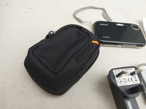 Hitachi Touchscreen Digital Camera HDC-109TE 10.0MP Black - Picture 4 of 9