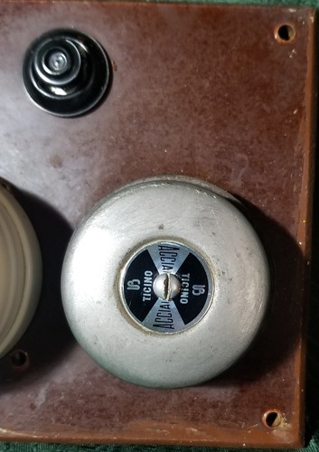 SUONERIA CAMPANELLO BTICINO ACCIAIO CON TRASFORMATORE SU BACHELITE TESTATO '50s - Foto 2 di 15