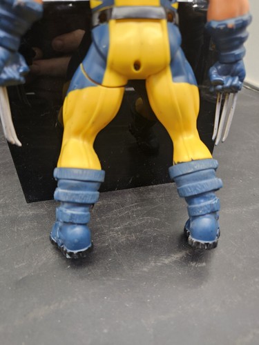Hasbro Marvel 10" Electronic Claw Slash Wolverine Talking Action Figure - Picture 11 of 15