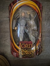 NIB:Lord of the Rings Two Towers ToyBiz Helms Deep Legolas Battle Action Figure