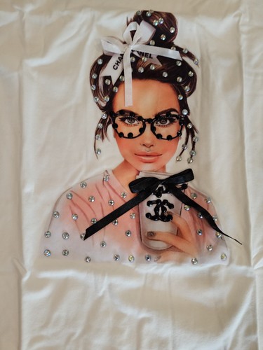 Large Womens Graphic Tee - Picture 2 of 3