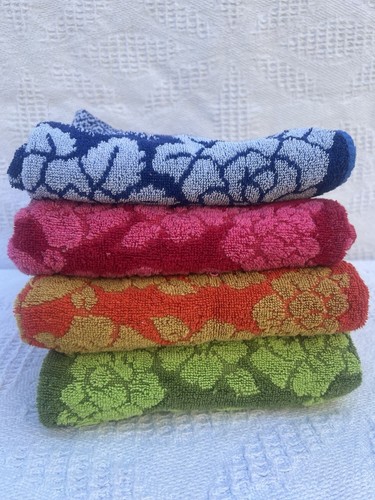 4 serviettes à main / torchons vintage aux couleurs rétro