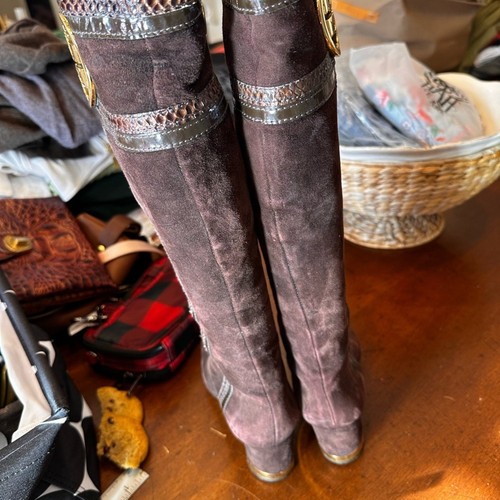 Tori Burch Gr. 7 braun gold Sabina Wildleder und Schlange hohe Reitstiefel mit Absatz - Bild 5 von 11