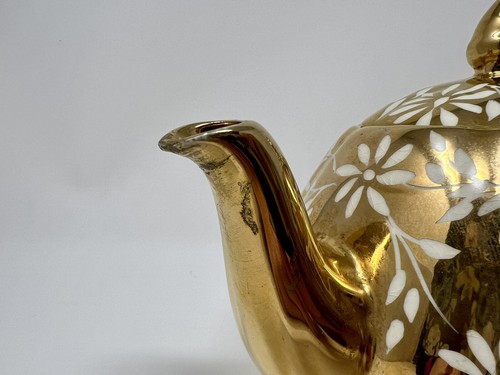 Vintage James Sadler Teapot Gold With White Daisies Flowers Vintage - Picture 4 of 12