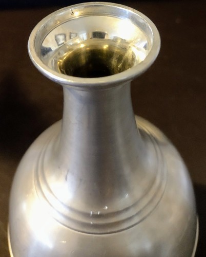 Vaso da fiore gemma 7" marcato GN Brasile piedistallo peltro inciso collo lungo - Foto 4 di 8