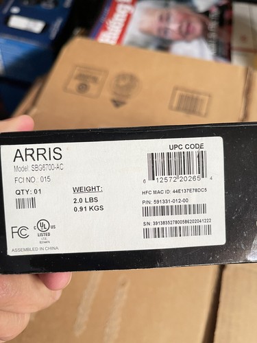 ARRIS Surfboard Docsis 3.0 Cable Modem And AC1600 Dual Band Wi-Fi Router - Picture 9 of 9