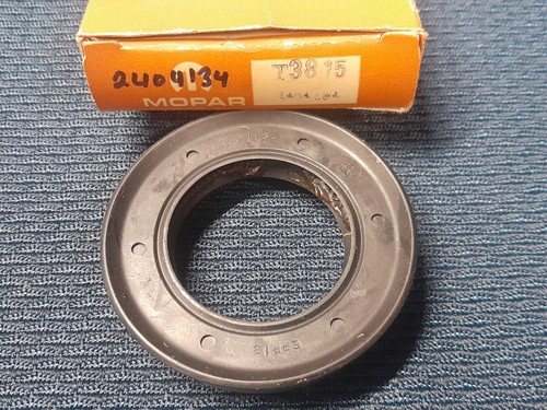 NOS Mopar Seal # 2404134 T3815 Ref 16945 - Bild 1 von 2