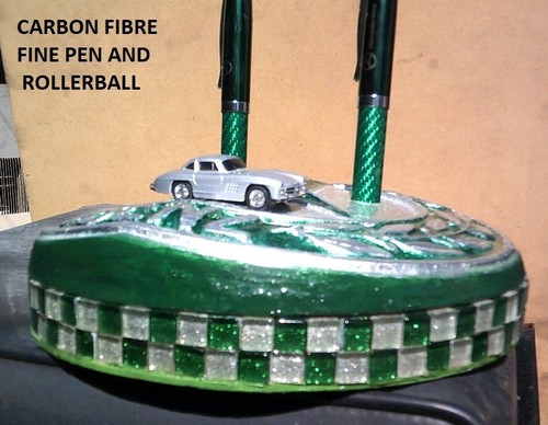 MERCEDES BENZ LOGO PEN HOLDER WITH GREEN CARBON FIBRE ROLLERBALL USB GULLWING - Picture 11 of 13