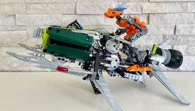 Bionicle Rockoh T3 8941 with 6 Zamors + 3 Manuals.  Complete  .