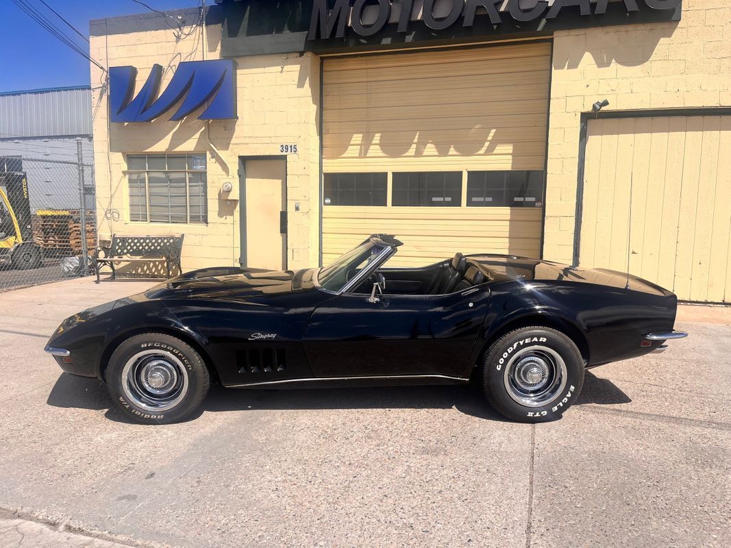 1969 Chevrolet Corvette Convertible triple black Big Block 427CI tri power - Picture 2 of 24