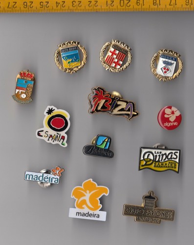 SPAIN pin badge España butterfly back Patas Coat of Arms - Picture 1 of 23