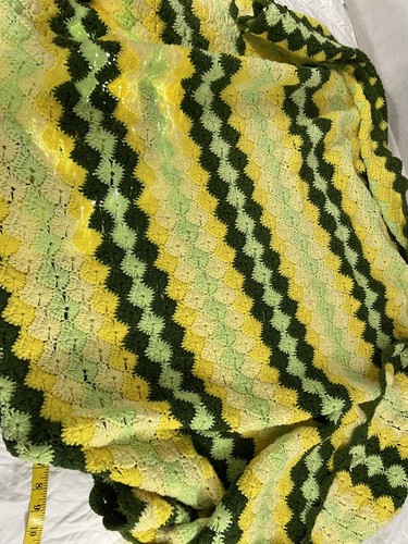 Vintage Handmade Afghan Crochet Knitted Throw Lap Blanket Star Wheel 46 X 60 - Bild 8 von 8