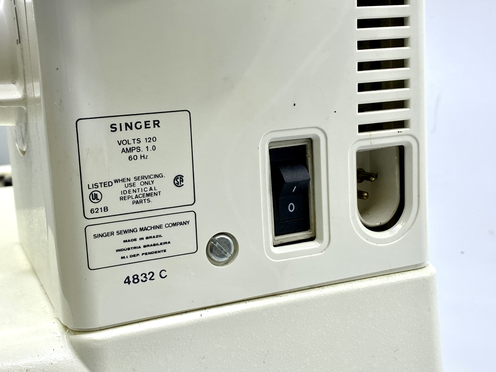 1993 Singer 4832C Electronic Sewing Machine w/ Pedal & Power Cord
