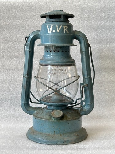 VINTAGE DIETZ LITTEL WIZARD N.Y.U.S.A. KEROSENE LAMP LANTERN WITH ORIGINAL GLOBE - Picture 11 of 16