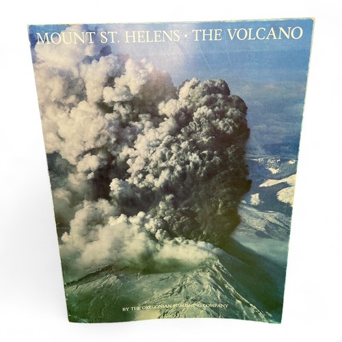 Mount St. Helens The Volcano by The Oregonian Publishing Company Photo Book 1980 - Imagen 1 de 8