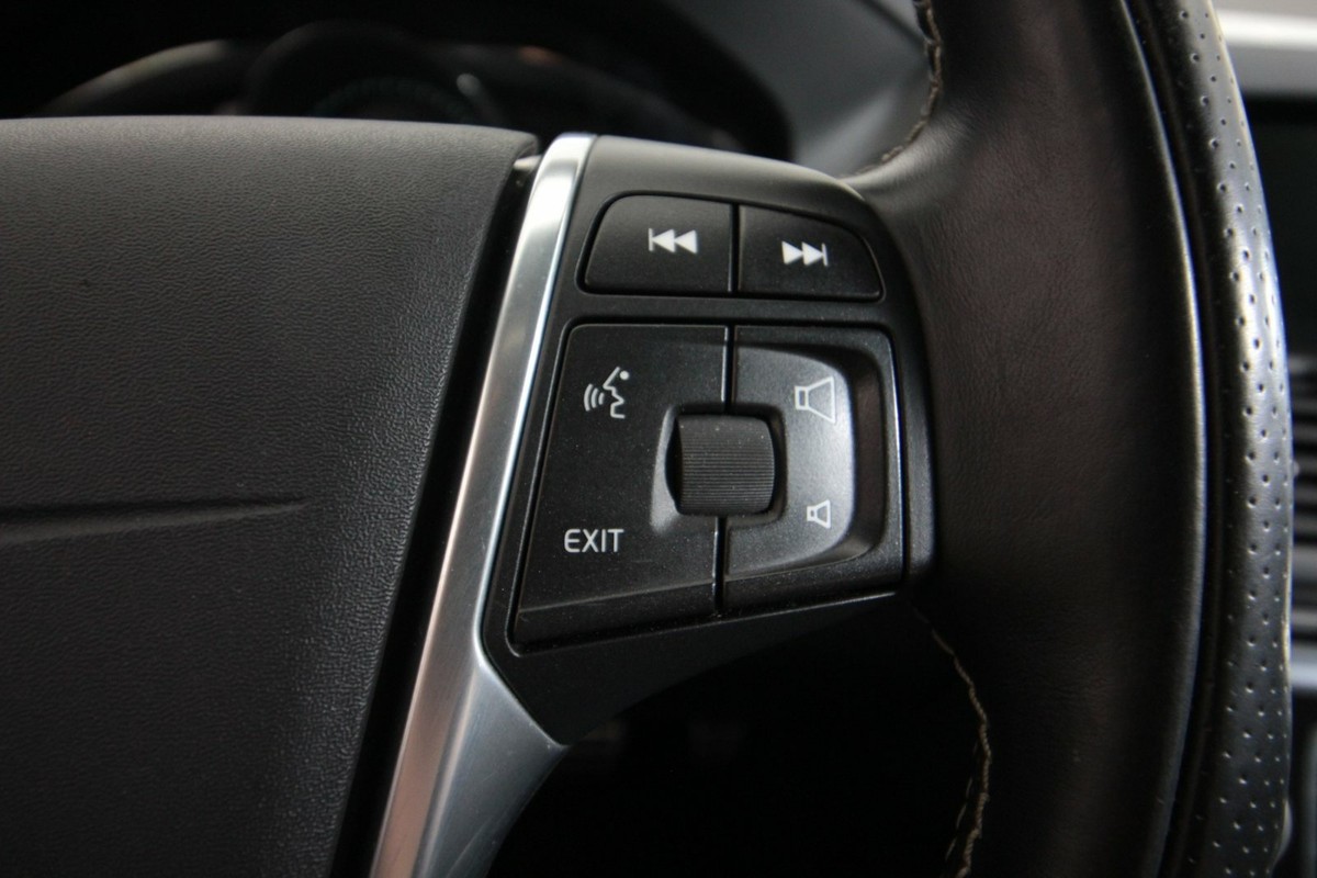 Volvo XC60 2,4 D5 215 R-Design aut. AWD Van