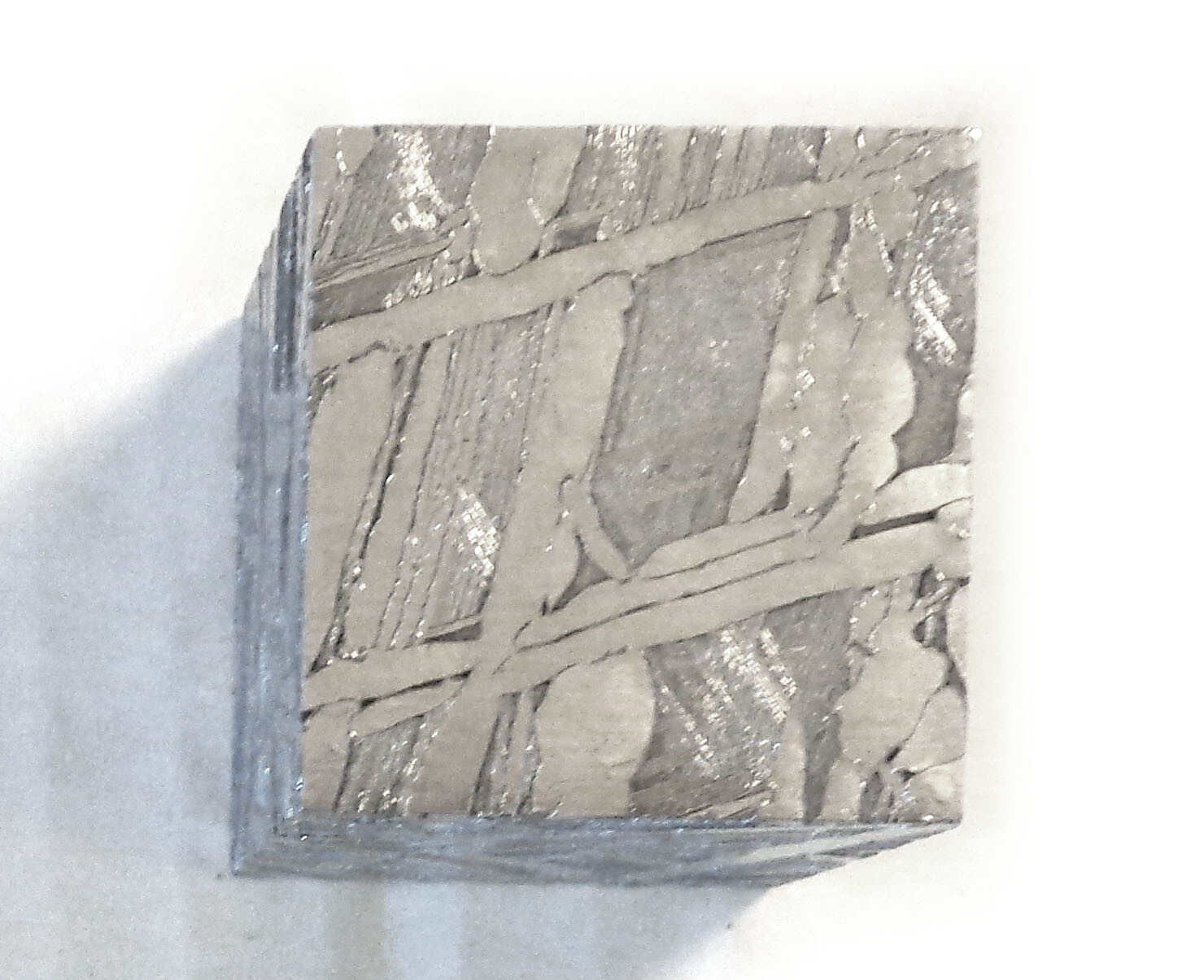 Meteorite Seymchan etched cut cube 179 grams, 28 mm, very nice structure - Picture 5 of 6
