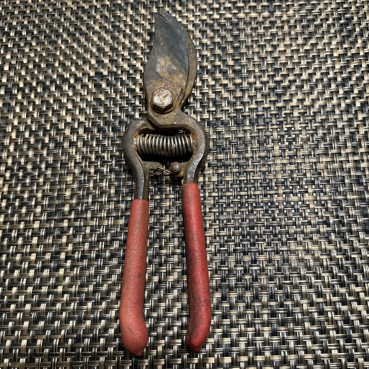 Vintage Corona Metal Curved Garden Pruning Shears Snips Cutter USA