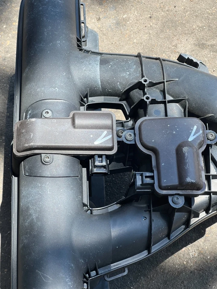 Land Rover LR2 2008-2012 colector de admisión de aire OEM 6G9N-9424-AL Foto 3 de 4