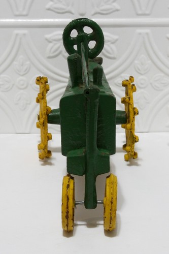 Trattore giocattolo vintage in ghisa John Deere OP verde e giallo da collezione lungo 12" - Foto 4 di 6