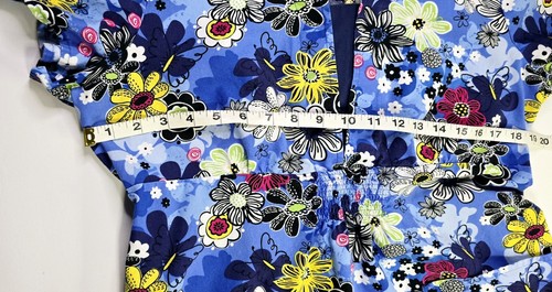Peaches Women's Blue Floral Uniform Scrub Top Size M - Picture 10 of 11