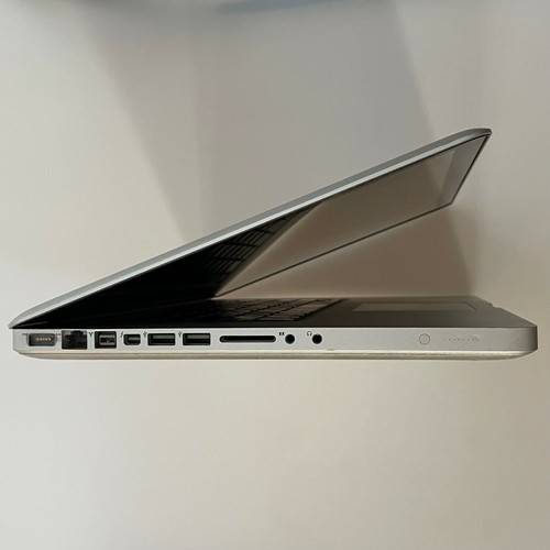 Apple MacBook Pro 15.4" Core i7 2.2GHz 8/16GB RAM up to 1TB SSD MC723LL/A - Picture 5 of 27