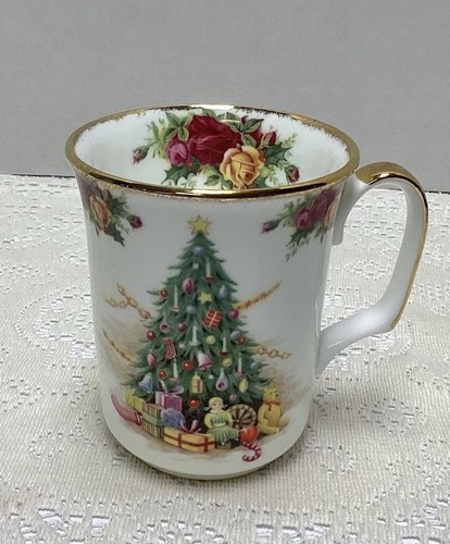 Vintage Royal Albert "CHRISTMAS MAGIC" CUP MUG  Gold Trim Country Rose ~ England - Picture 2 of 10