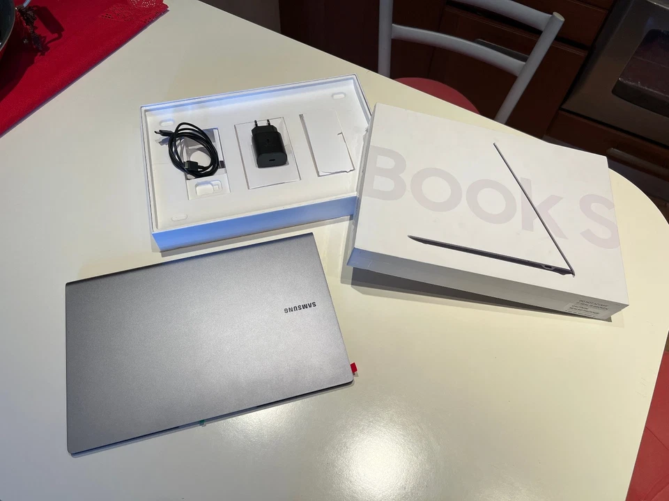 NOTEBOOK SAMSUNG GALAXY BOOK S - i5 8Gb 256Gb TOUCHSCREEN - Immagine 3 di 4