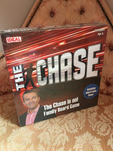 The Chase TV Electronic Board Game by IDEAL - Interactive Quiz Fun for All Ages - Picture 1 of 7