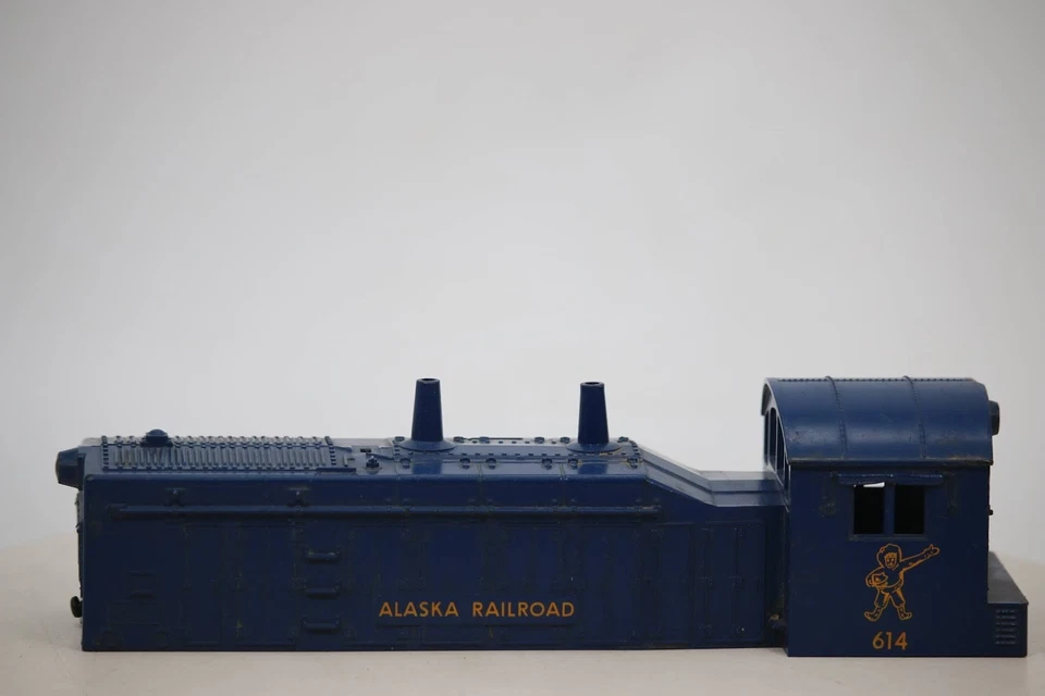 Lionel Postwar O Gauge 614 Alaska RR Diesel Switcher Shell Only Used - Image 2 of 4
