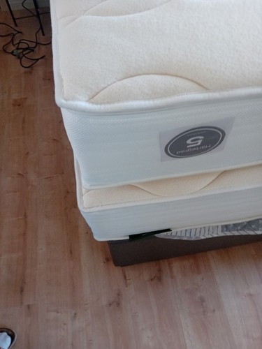 Boxspringbett -Elktronischverstellbar mit neue Matratzen Härtegrad 5 Größe 1mx2m - Bild 2 von 3