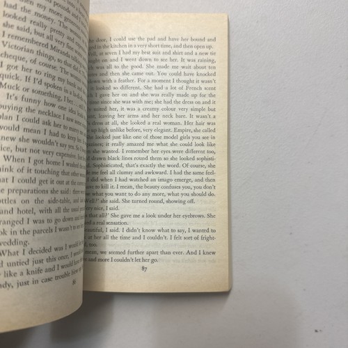 The Collector by John Fowles Vintage Triad Granada 1976- PAPERBACK- VERY GOOD - Imagen 3 de 7