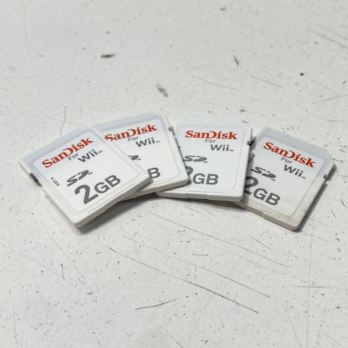 Set of 4 SanDisk 2GB SD Cards For Nintendo Wii Bundle - Picture 1 of 6