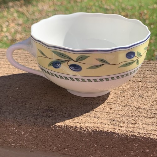 Wedgwood Tuscany Collection Teacup White Yellow Blue EUC - Picture 8 of 13