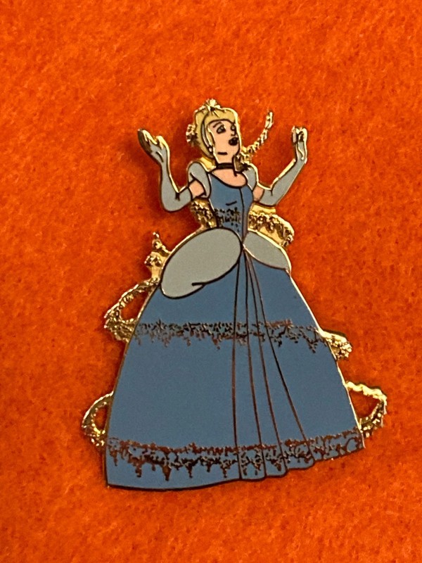 3466    DLR - Cinderella and Fairy Godmother Set