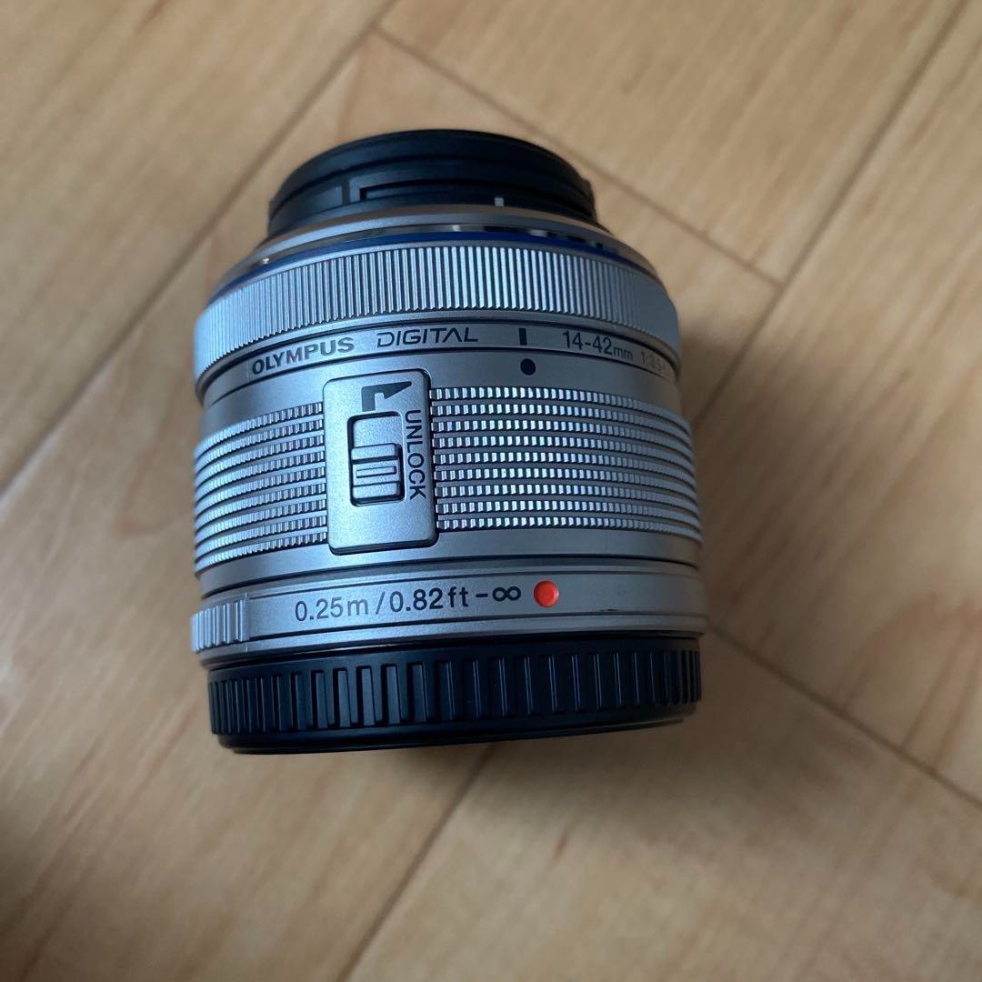 Olympus PEN mini E-PM1 Silver Body + 14-42mm, 17mm Twin Lens Kit w