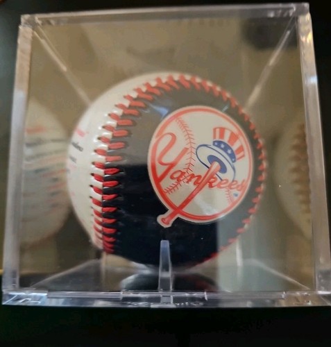 1961 World Series Yankees Commemorative Souvenir Baseball NEW WITH CASE - Picture 1 of 4