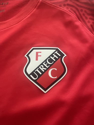FC Utrecht 2021/22 Home Shirt Nike Large Men’s Red - Picture 4 of 12