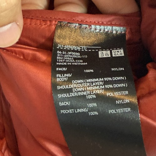 Uniqlo Vest Mens Small Red Ultra Light Feather Down Wide Quilt - Picture 7 of 10