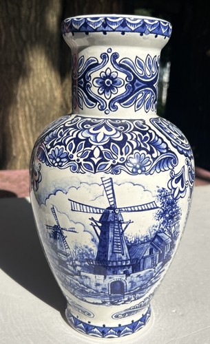 Jarrón estilo Delft azul y blanco vintage molino de viento y motivo floral herencia holandesa - Imagen 1 de 7